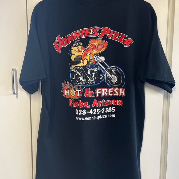 Vonnies pizza “by The Slice” Globe, Arizona. Black t-shirt, front and back print - Picture 3 of 5